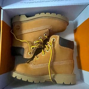 New in box: Timberland classic 6 in waterproof boot wheat nubuck size 6M infant